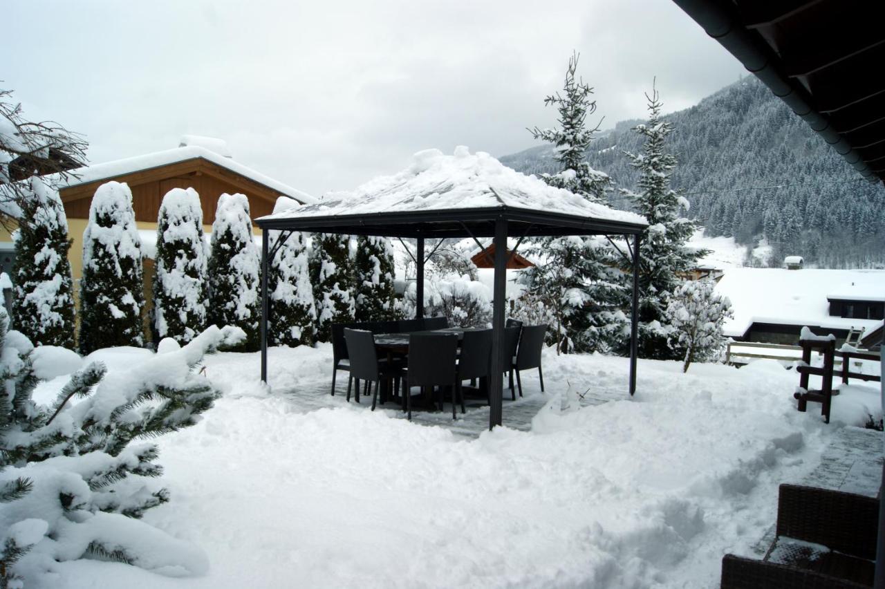 Chalet Sabrina Mit Aussenpool Im Sommer Kaprun Kültér fotó